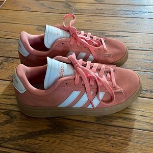 Adidas Grand Court Alpha in EUC
